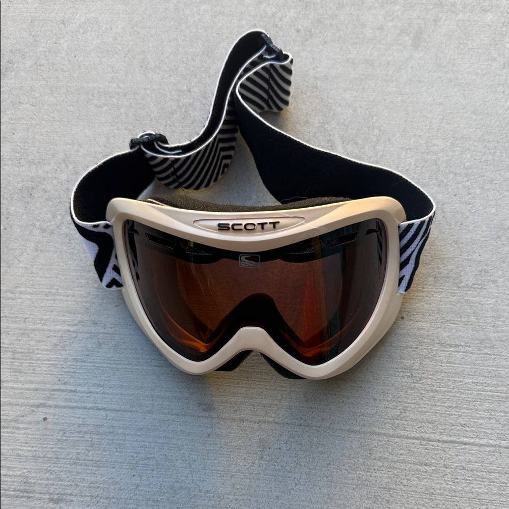 Scott Ski Goggles with Cream Frame and Black Strap